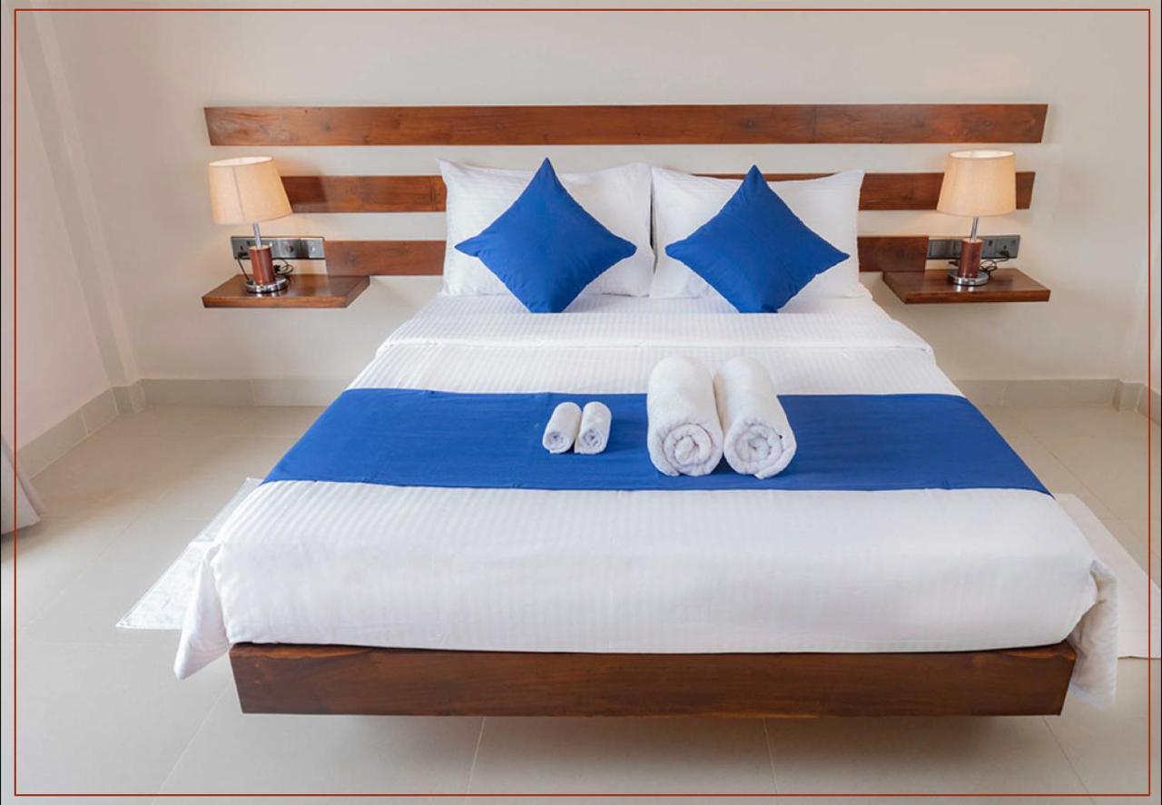 Hive 68 - Hotel And Resorts Негомбо Екстериор снимка