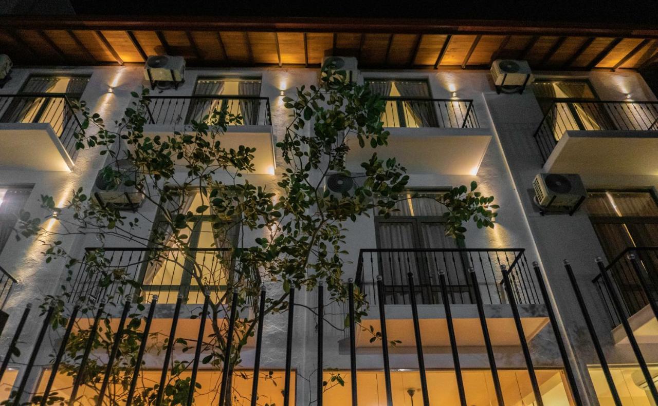 Hive 68 - Hotel And Resorts Негомбо Екстериор снимка