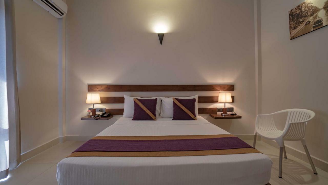 Hive 68 - Hotel And Resorts Негомбо Екстериор снимка